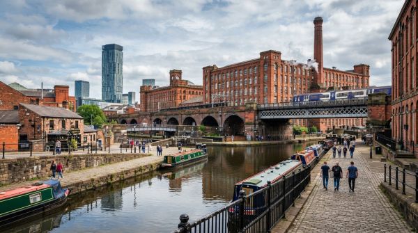 Discover manchester"s rich industrial legacy: must-visit affordable gems for explorers!